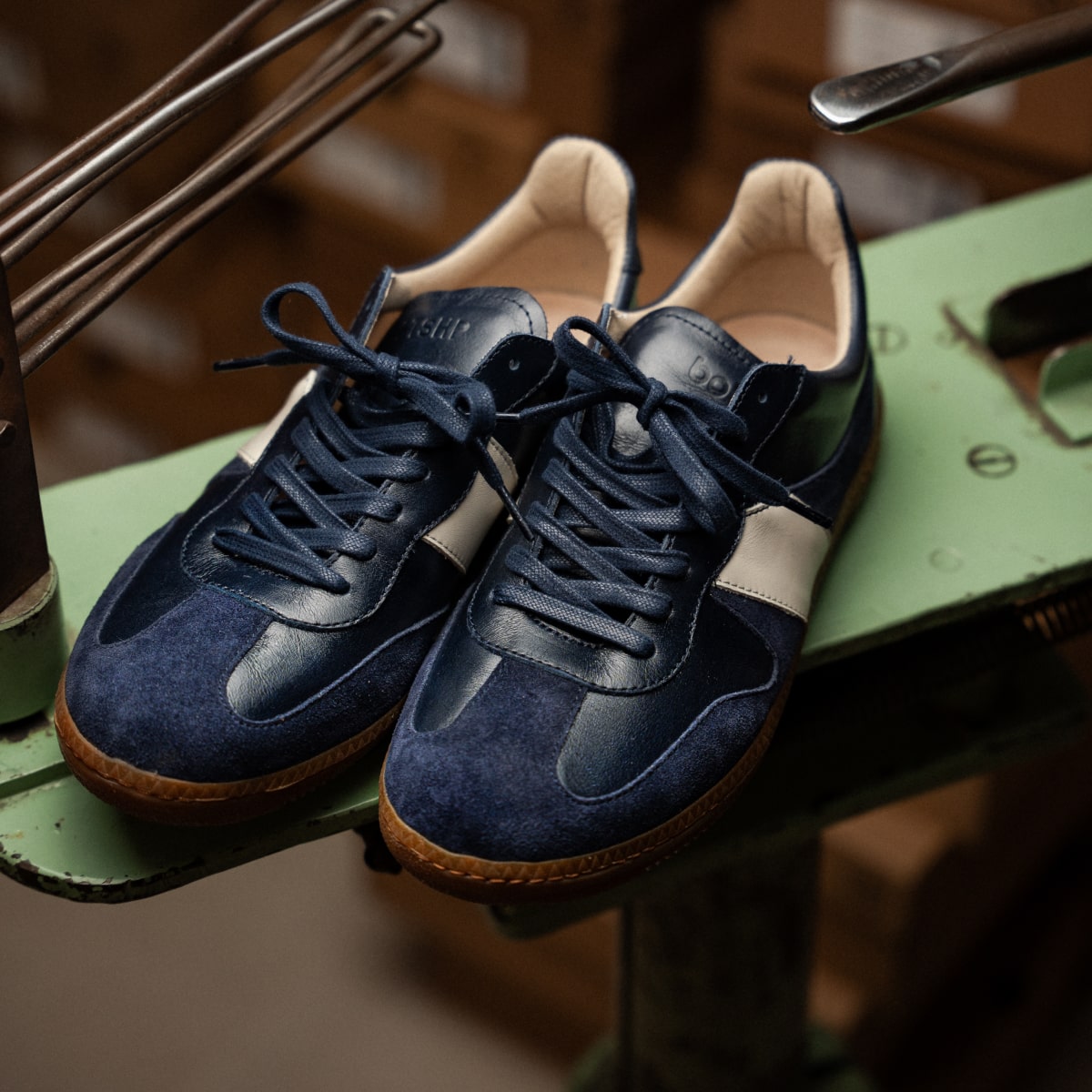 Botas × Footshop Navy