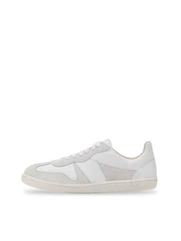 Botas × Footshop White